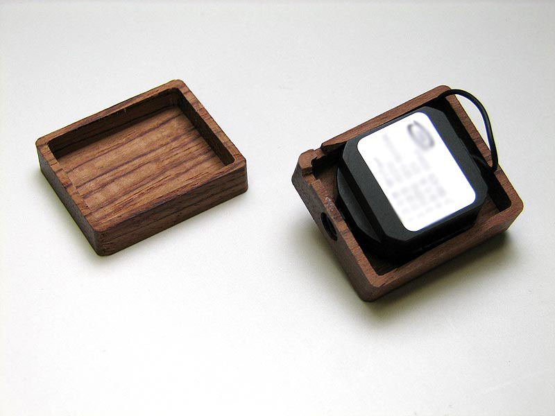 Illustration for article titled Motz Music Box Adds MP3 Player to Anything